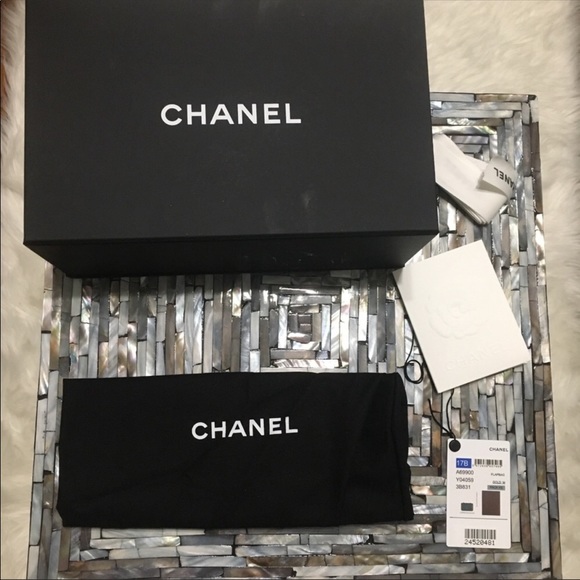 CHANEL Rectangular Lambskin Mini Red Burgundy 17B - Picture 3 of 8